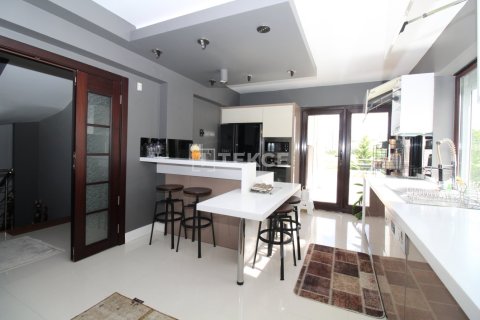 5 bedrooms Villa in Quang Ngai, Vietnam No. 14328 8