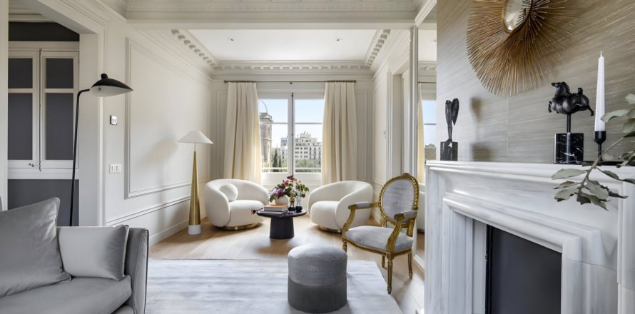 3 dormitorios Apartment en L'Eixample, Spain No. 99046