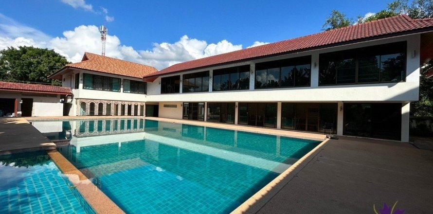 Commercial property en Chiang Mai, Thailand No. 97798