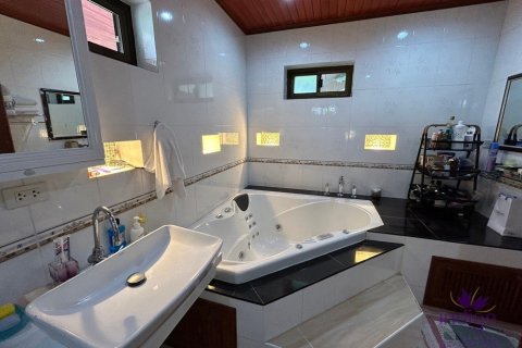 Commercial property en Chiang Mai, Thailand No. 97798 12