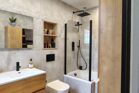 3 bedrooms Villa in La Gaude, France No. 99759 10