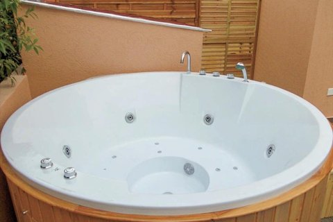 3 bedrooms Villa in Limassol, Cyprus No. 105644 11