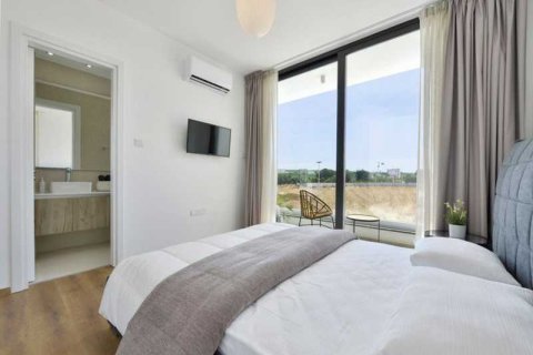 3 bedrooms House in Pernera, Cyprus No. 63127 13