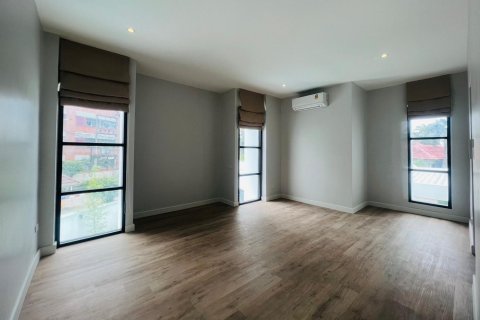 5 bedrooms House in Chiang Mai, Thailand No. 97744 4