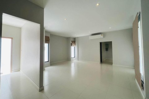 5 bedrooms House in Chiang Mai, Thailand No. 97744 17