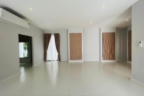 5 bedrooms House in Chiang Mai, Thailand No. 97744 2