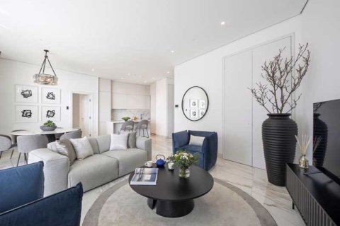 3 bedrooms Apartment in Limassol, Cyprus No. 103747 2