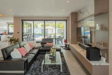 4 bedrooms House in Chiang Mai, Thailand No. 97866 12