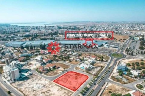 Commercial property in Larnaca, Cyprus No. 82512 1