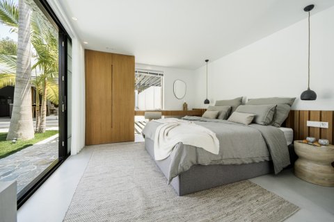 4 bedrooms Villa in Thuan Nam, Vietnam No. 27364 3