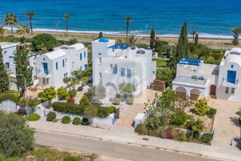 3 bedrooms House in Polis, Cyprus No. 101446 1