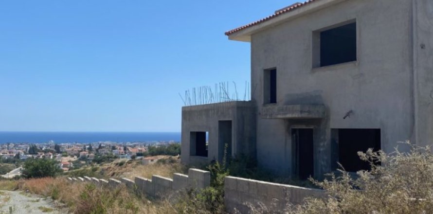 4 bedrooms Villa in Germasogeia, Cyprus No. 36872