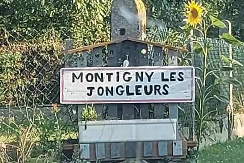 5 bedrooms House in Montigny-les-Jongleurs, France No. 69447 15