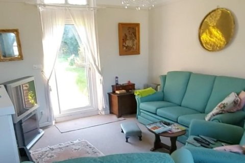 5 bedrooms House in Montigny-les-Jongleurs, France No. 69447 10