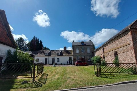 5 bedrooms House in Montigny-les-Jongleurs, France No. 69447 1