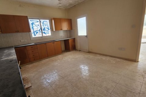 5 bedrooms Villa in Agios Georgios, Cyprus No. 65109 13