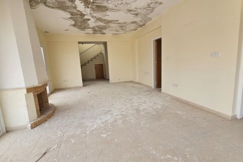 5 bedrooms Villa in Agios Georgios, Cyprus No. 65109 11