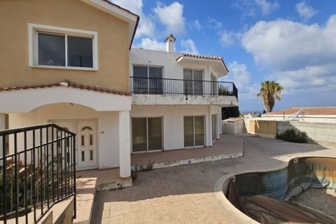 5 bedrooms Villa in Agios Georgios, Cyprus No. 65109 5