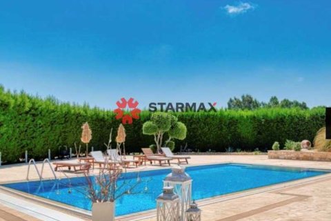 6 bedrooms House in Dromolaxia, Cyprus No. 82739 4