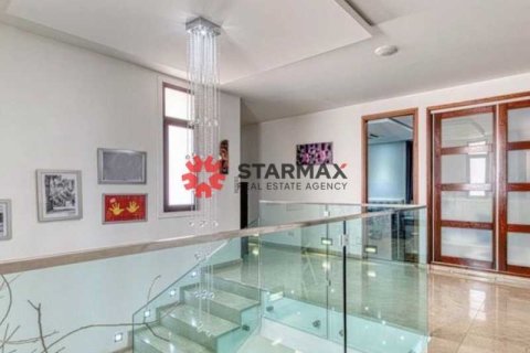 6 bedrooms House in Dromolaxia, Cyprus No. 82739 13