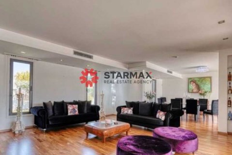 6 bedrooms House in Dromolaxia, Cyprus No. 82739 8