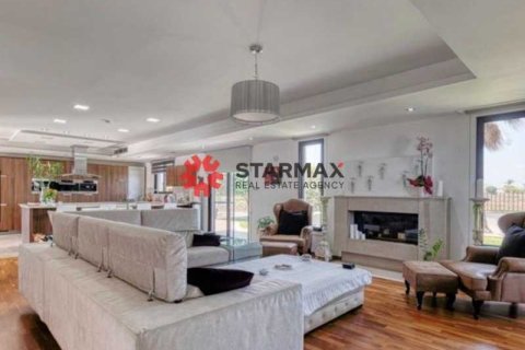 6 bedrooms House in Dromolaxia, Cyprus No. 82739 9