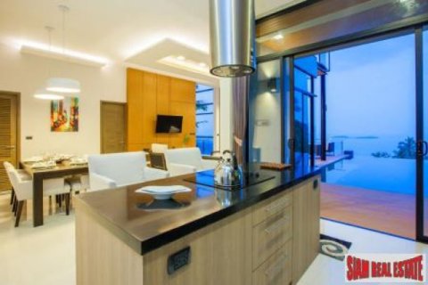 3 bedrooms Villa on the Chaweng Beach, Thailand No. 95767 11