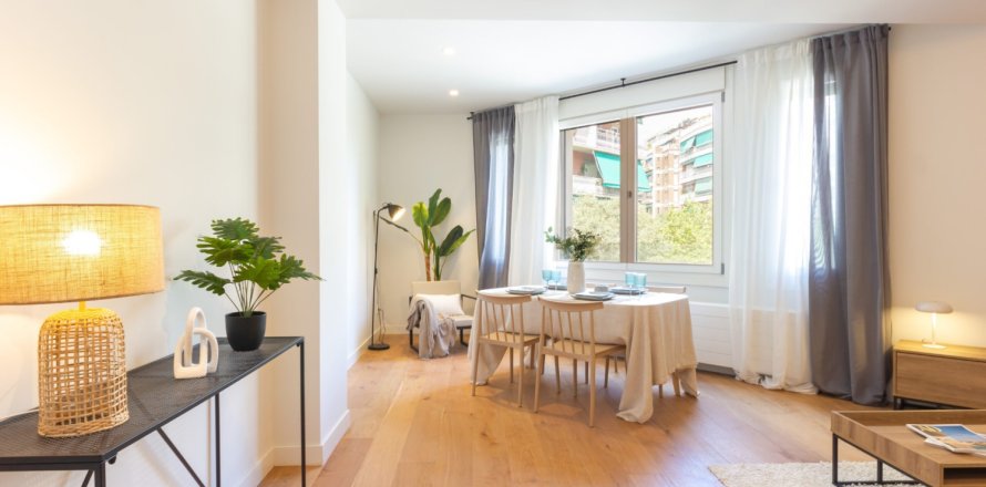 Квартира с 3 спальнями в Duc Tan, Вьетнам №111046