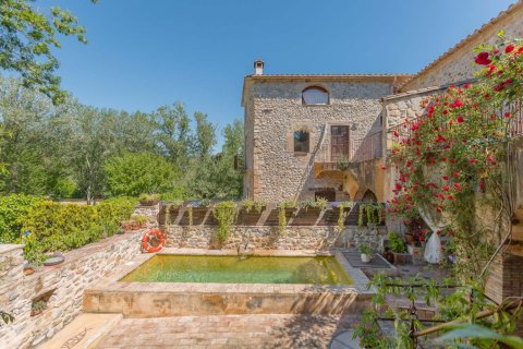 8 bedrooms Commercial property in Girona, Spain No. 25314