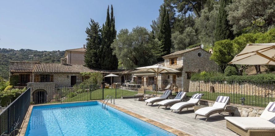 6 bedrooms Villa in Saint-Paul-de-Vence, France No. 75929