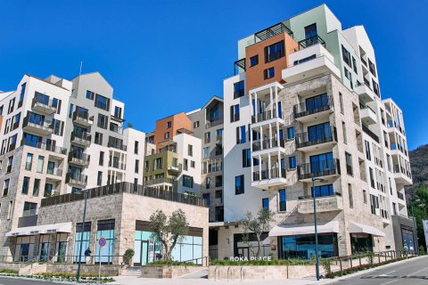 2 dormitorios Apartment en Tivat, Montenegro No. 104685 2