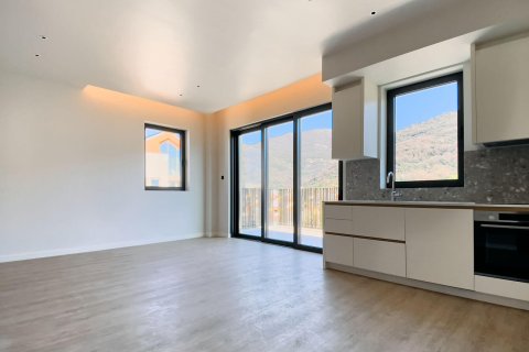 2 dormitorios Apartment en Tivat, Montenegro No. 104685 16