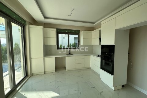 4 bedrooms Villa in Vu Xa, Vietnam No. 12320 9
