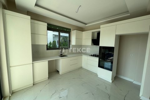 4 bedrooms Villa in Vu Xa, Vietnam No. 12320 8