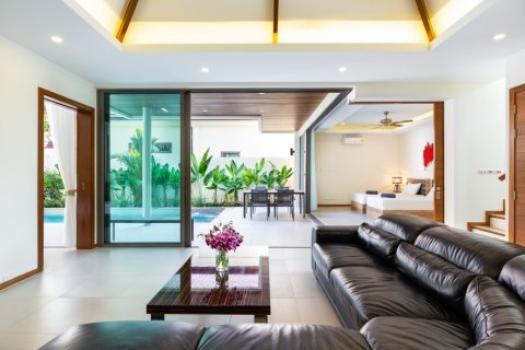 190m² Villa en Rawai, Thailand No. 97372 3