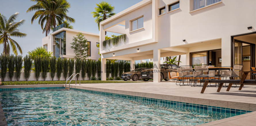 4 bedrooms Villa in Ayia Napa, Cyprus No. 73321