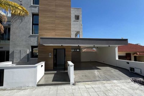 4 bedrooms Apartment in Agios Athanasios, Cyprus No. 75159 1