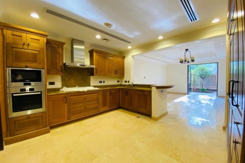 3 bedrooms Townhouse in Bavaria Town, Vietnam No. 95155 4