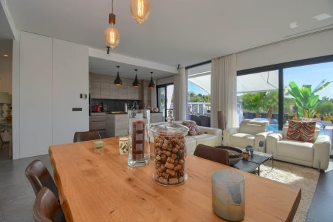 2 bedrooms Villa in Tung Chung Pho, Vietnam No. 85636 11