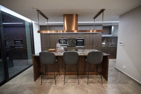 4 bedrooms Penthouse in Limassol, Cyprus No. 40574 5