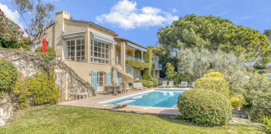 5 bedrooms Villa in Mougins, France No. 99804