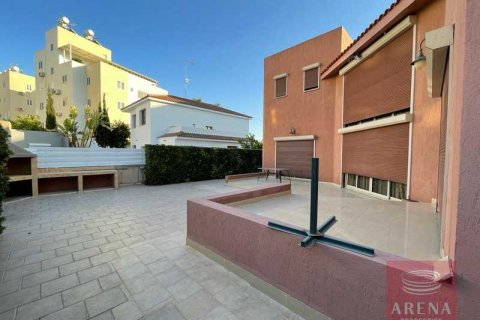 4 bedrooms Villa in Larnaca, Cyprus No. 79634 4