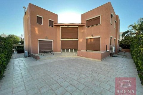 4 bedrooms Villa in Larnaca, Cyprus No. 79634 1