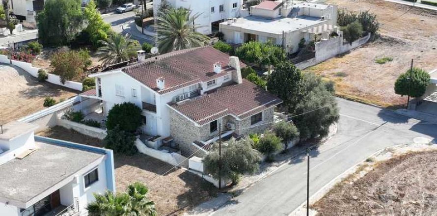3 bedrooms Villa in Aglantzia, Cyprus No. 82391