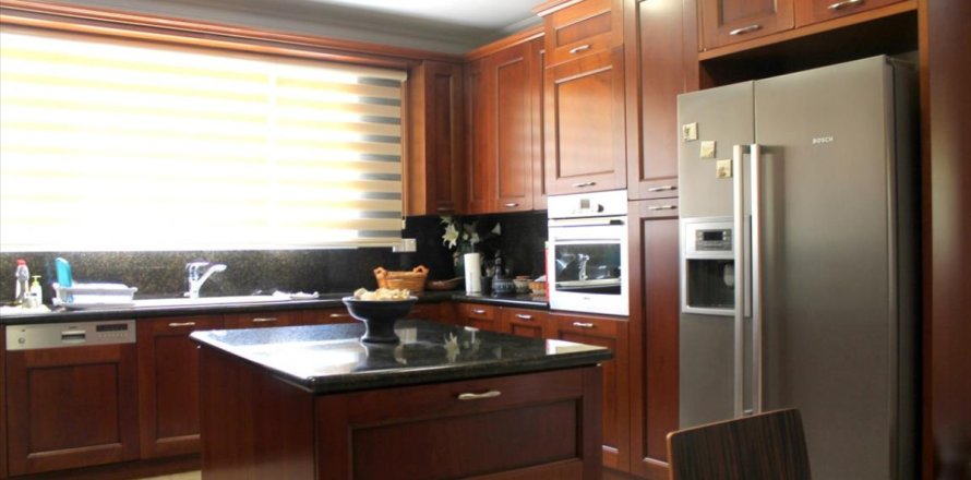 4 bedrooms Villa in Limassol, Cyprus No. 105718