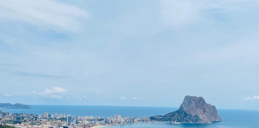 4 bedrooms Villa in Calpe, Spain No. 110953