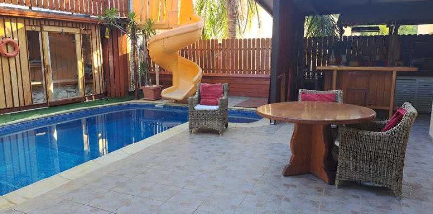 4 dormitorios House en Limassol, Cyprus No. 72196