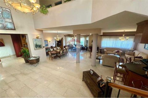 5 bedrooms Villa in Limassol, Cyprus No. 65496 8