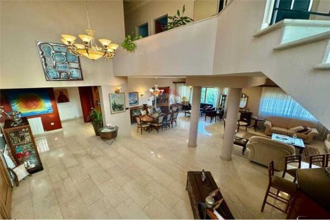 5 bedrooms Villa in Limassol, Cyprus No. 65496 7