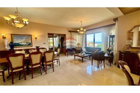 5 bedrooms Villa in Limassol, Cyprus No. 65496 3